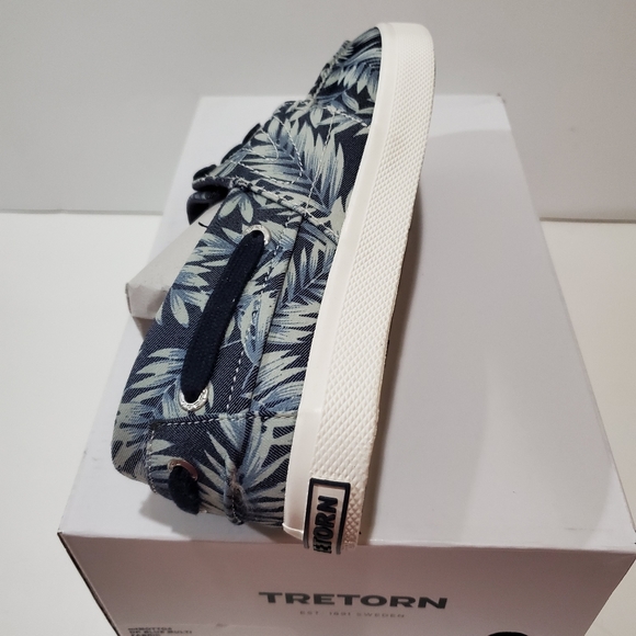Tretorn slip on